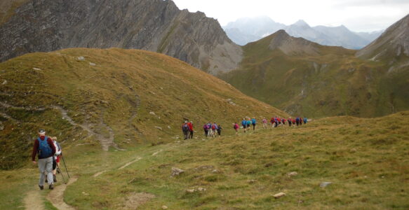 Camminare con Alps and Trekking