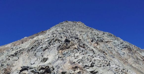 Trekking ad alta quota: emozioni in vetta